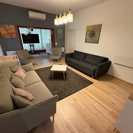 Apartment Family *